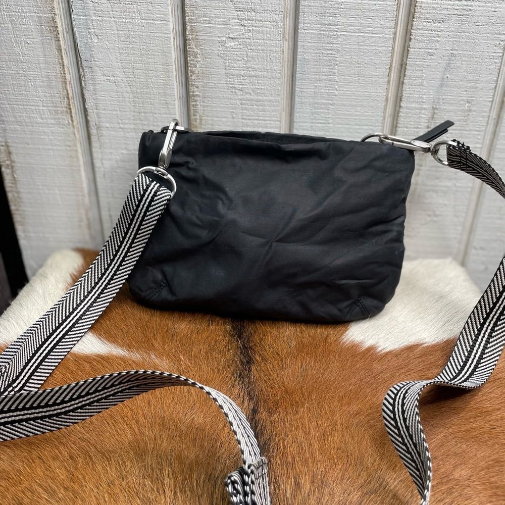 Lululemon crossbody purse  - Picture 7 of 10